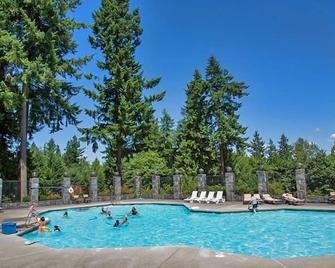 Tall Chief Rv & Camping Resort - Fall City - Piscina
