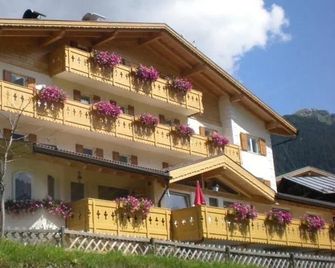Hotel Fiordaliso - Canazei - Building