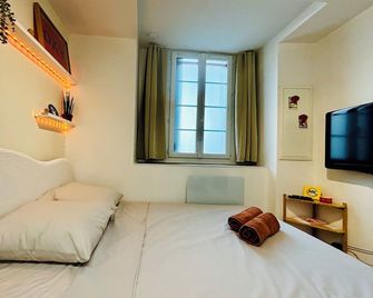 Mini - Tout petit mais cozy ! - Brignoles - Bedroom