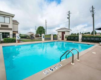 普拉特維爾品質酒店 - 普拉特維爾 - 普拉特維爾（阿拉巴馬州） - 游泳池