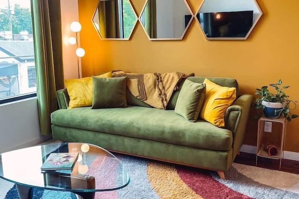 Vintage Vibes - Minutes From The Broadway Buzz - Nashville - Living room
