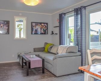 2 Bedroom Beautiful Home In Mörrum - Mörrum - Sala de estar
