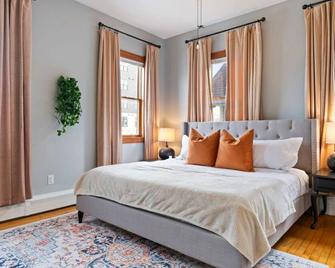 The Nininger 3 Br Apt - Walk To Dt, Dog Friendly - Hastings - Bedroom