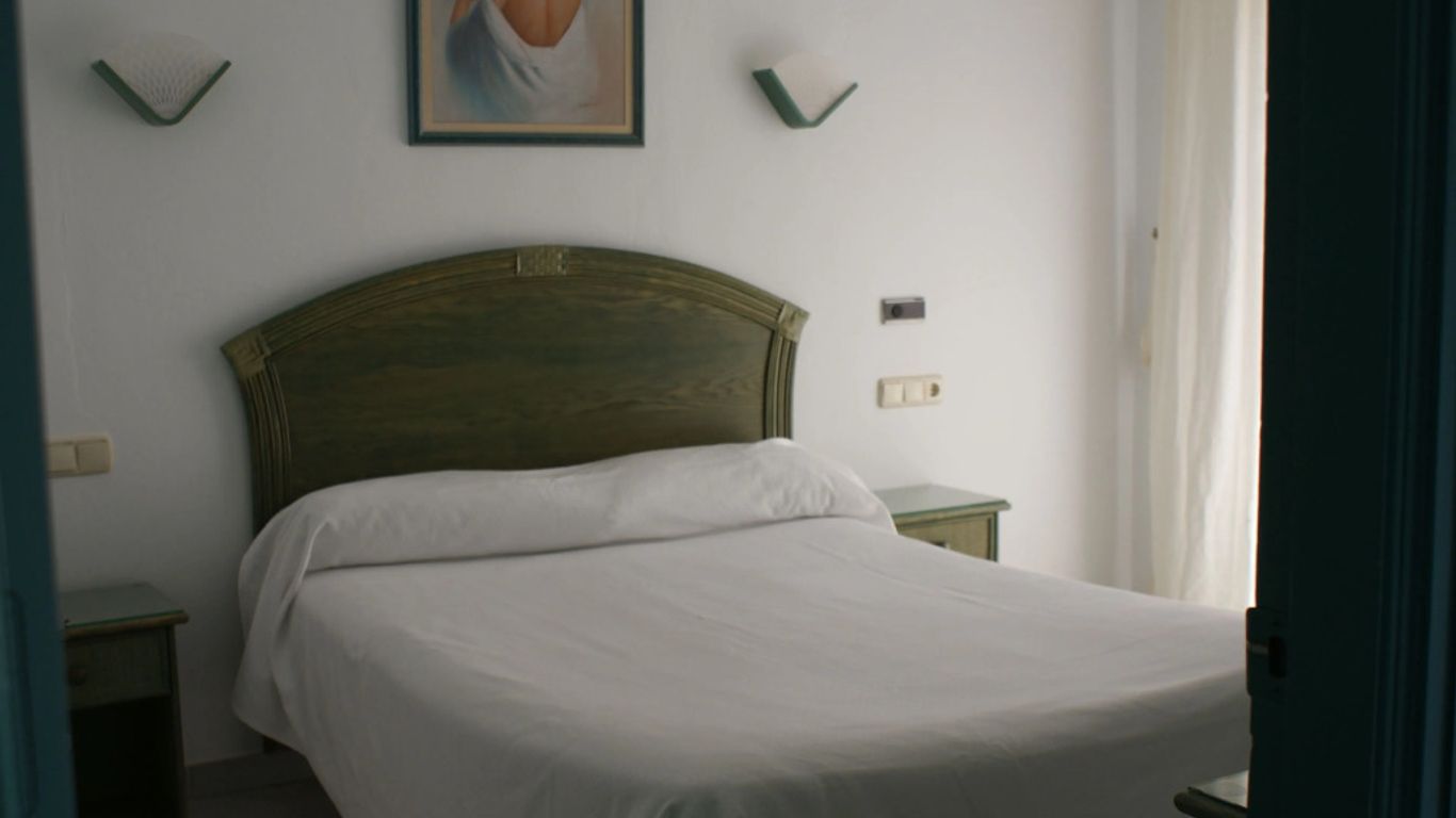 هوستال مانولو