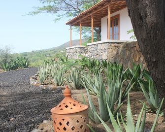 La Fora Ecolodge - São Filipe - Outdoors view