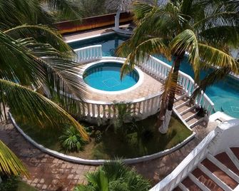 Large House With Private Pool Very Close To The Beach - Playa de Chachalacas - Basen