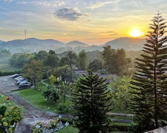 Baan Suan Rojjana - Muak Lek - Edificio
