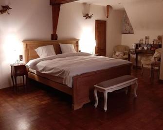 Le chateau des eglantines - Montigny-le-Tilleul - Habitación