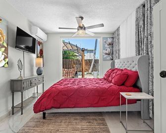 Levittown Onyx: A Jazzy 2-Bedroom Apartment in Toa Baja with WiFi, AC - Toa Baja - Habitación