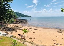 Banyan Bay Villas - Koh Jum - Plajă