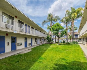 Motel 6-Bakersfield, Ca - Airport - Bakersfield - Rakennus