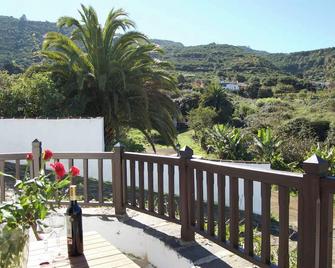 Charming Apartment in Los Silos, 80m² with Terrace - Los Silos - Balcony