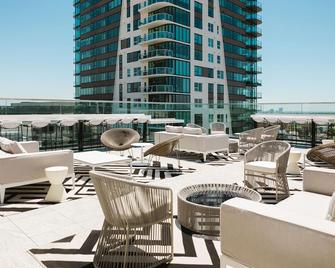 The Godfrey Hotel Hollywood - Los Angeles - Balcony