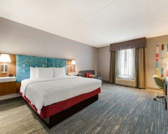 Hampton Inn & Suites Charlotte-Airport - שרלוט - חדר שינה