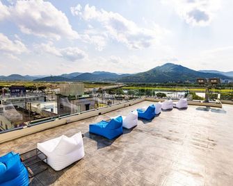 Giverny Hotel - Gyeongju - Balcony