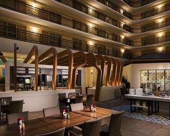 إمباسي سويتس باي هيلتون سان فرانسيسكو أيربورت أويستر بوينت - سوث سان فرانسسكو - مطعم