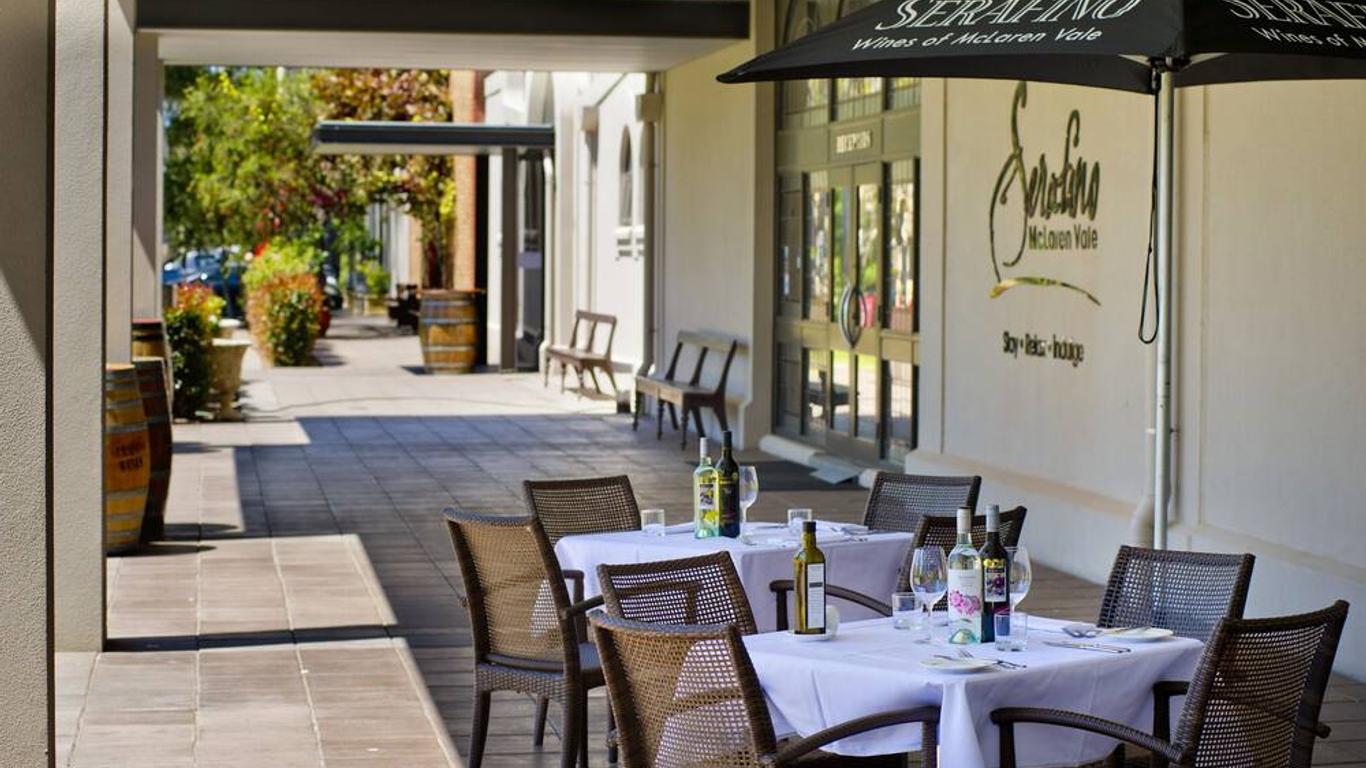 سيرافينو مكلارين فال