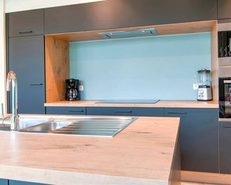 Modern Family Holiday Home - Bocholt - Кухня