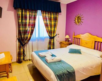 Hostal Valdepeñas by Bossh Hotels - Valdepeñas - Ložnice
