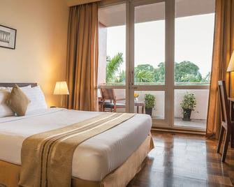 Inya Lake Hotel - Rangoon - Camera da letto