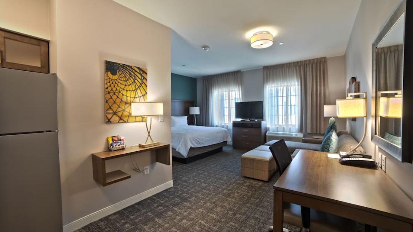 Staybridge Suites Houston - Humble Beltway 8 E