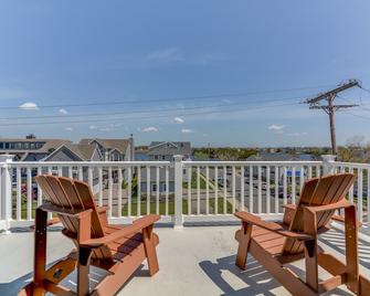 The Bay Head House For Holidays, Reunions, Intimate Weddings 9 Br/6 Ba! - Bay Head - Balcón