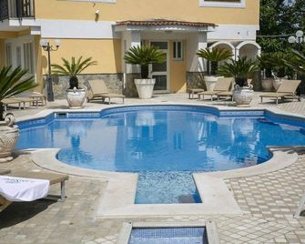 Resort Santangelo & Spa - Pimonte - Pool