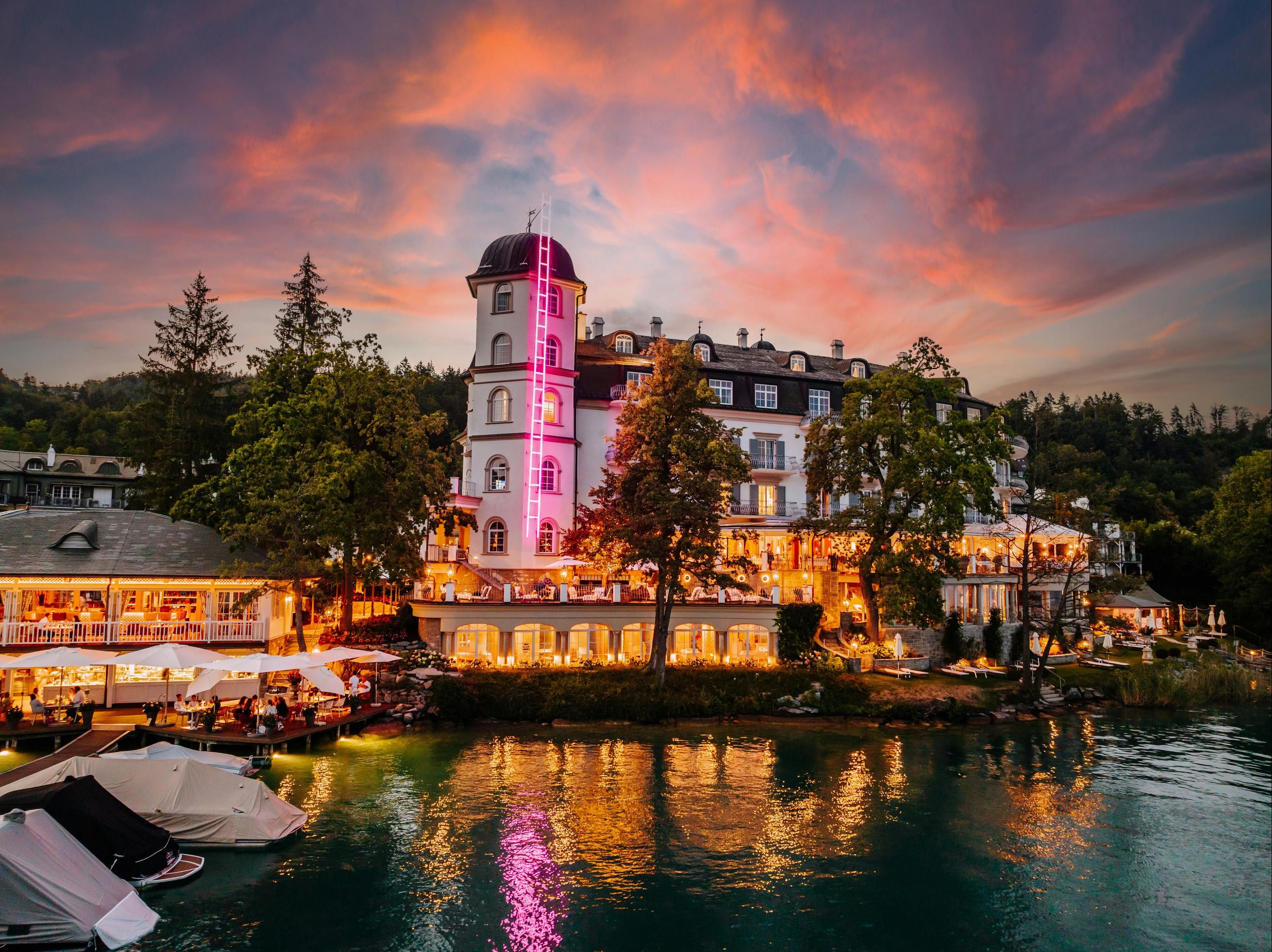 هوتل سكلوس سيفيلز