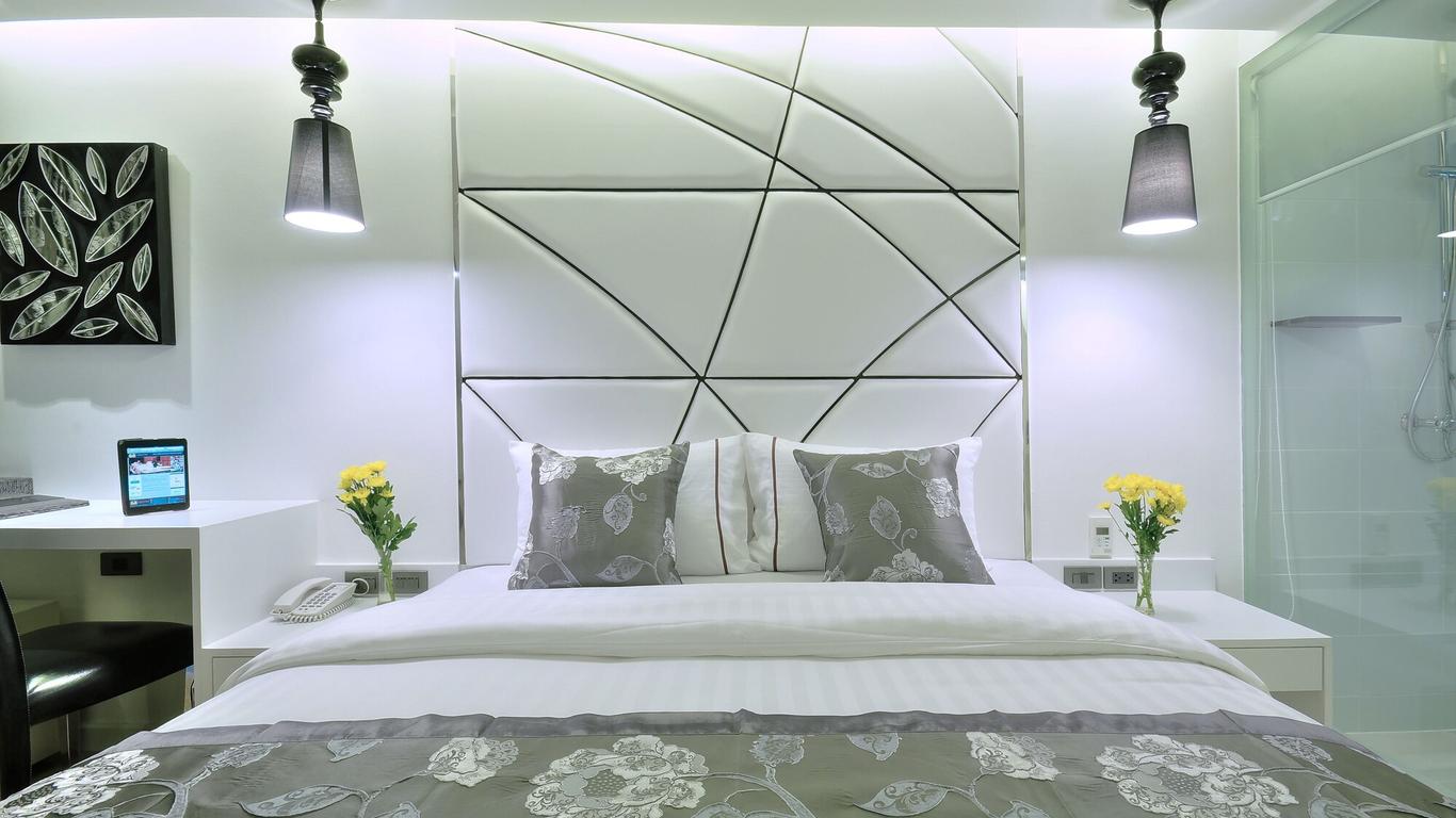 سوكومفيت سويتس هوتل