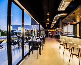 Five Hotel & Residences - Asuncion - Bar
