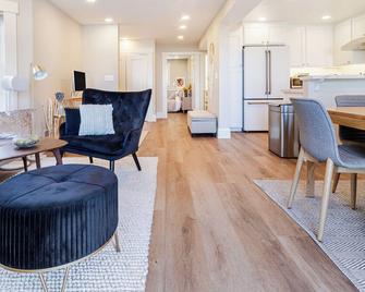 Newly renovated Victorian home in Noe Valley - San Francisco - Living room