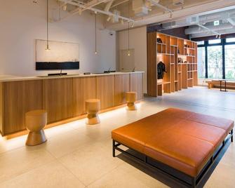 Comfort Twin vs|Standard Plan Stay without meal / Otaru Hokkaidō - Otaru - Front desk