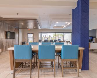 Holiday Inn Express & Suites College Station By IHG - College Station - Restaurant