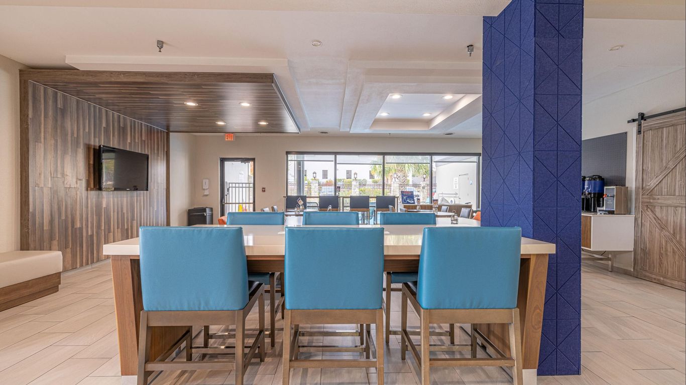 Holiday Inn Express & Suites College Station By IHG