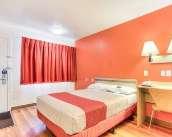 Motel 6-Tigard, Or - Portland South - Lake Oswego - Tigard - Bedroom