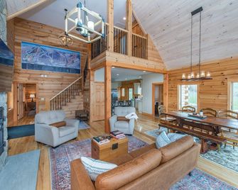 Ski House - On The Slope W/ Hot Tub - Vernon Township - Sala de estar