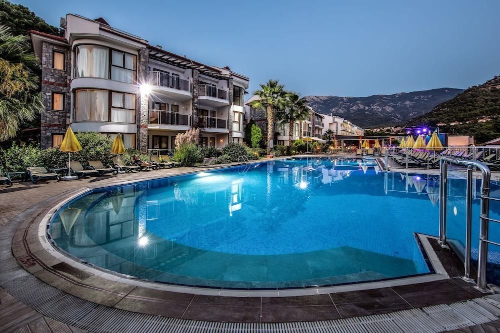 جولدن لايف هايتس ديلاكس سويت هوتل - للبالغين فقط