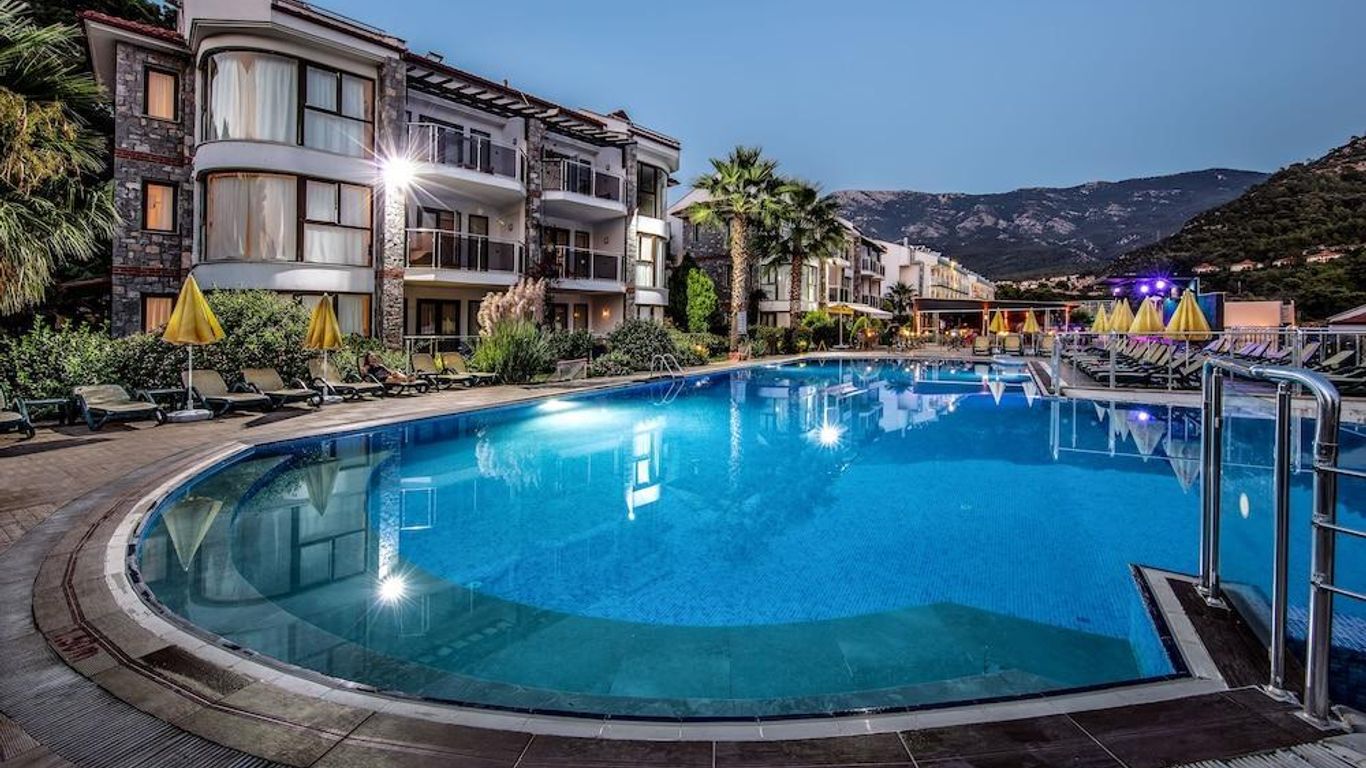 Sertil Deluxe Tropical Suites