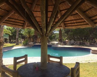 Tautona Lodge - Ghanzi - Pool