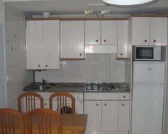 Nice Apartment Sardinero Santander. Next To The Beach, Sea Views - Santander - Kitchen
