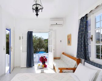Melina Hotel - Thera - Living room