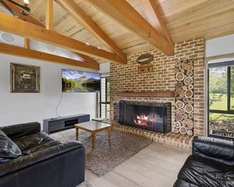 Silkwood on the Goulburn - Eildon - Sala de estar