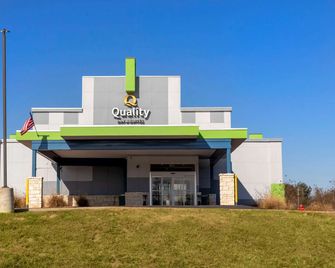 Quality Inn & Suites Elgin - Elgin - Edificio
