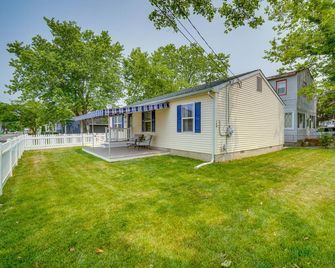 Pet-Friendly Villas Vacation Rental Walk - Rio Grande - Building