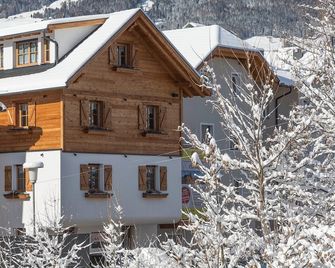 Chalet Tyrolian Apartments - by Familiaris - Pools 500 meters - Valdaora - Building