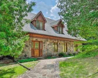 Perfect 10 acres private quiet property for small events & family gatherings - Caledon - Building