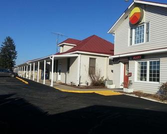 Budget Inn By OYO Natural Bridge I-81 - Natural Bridge - Budova