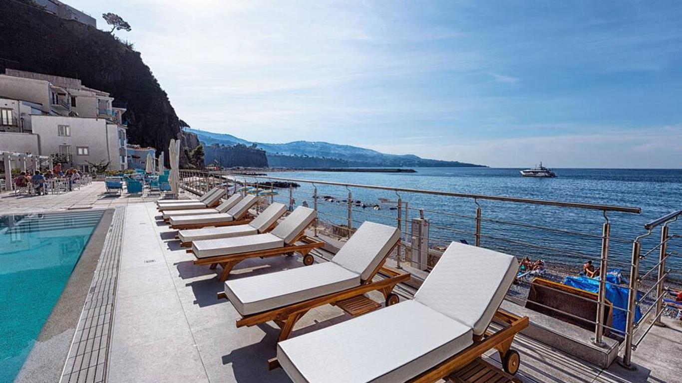 Mar Hotel Alimuri