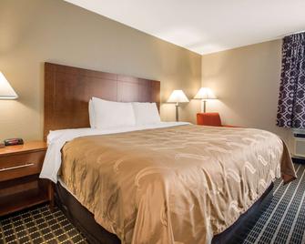 Quality Inn Madison West Near University Area - Madison - Bedroom