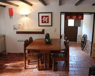 Cozy Cottage apartment Casa Antiga - Casal dos Carvalhos - Comedor